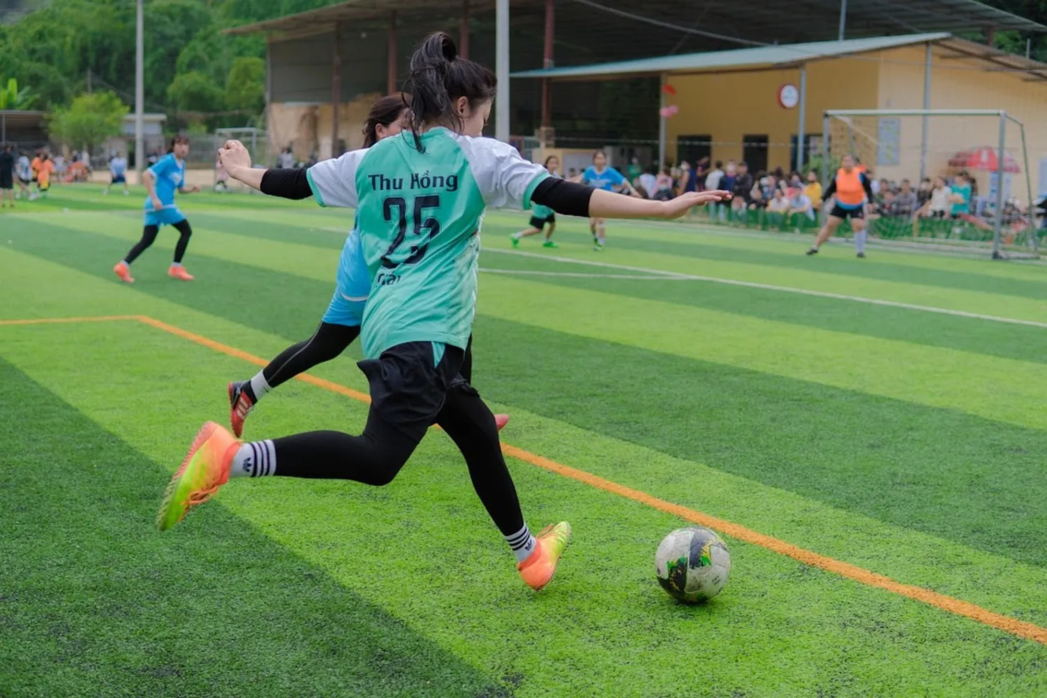 SV Schwarz-Gelb Radegast, Frauen beim Fußballspielen 